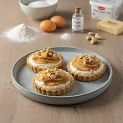 Crostatine con crema di Skyr, pere e anacardi