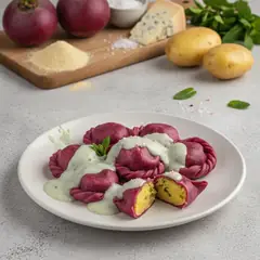 Culurgiones di barbabietola con patate e salsa di erborinato