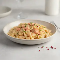 Farfalle al salmone fresco
