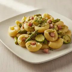 Garganelli al ragù di asparagi e zucchine