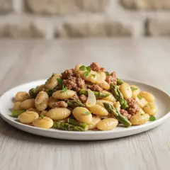 Gnocchetti sardi con salsiccia e asparagi