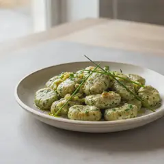 Gnocchi alle erbe e crema di porri
