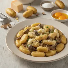 Gnocchi con funghi e provola