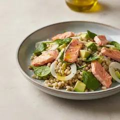 Insalata di orzo e salmone