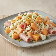 Insalata di riso con prosciutto e melone