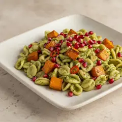Orecchiette alla crema di broccoli, zucca e melagrana