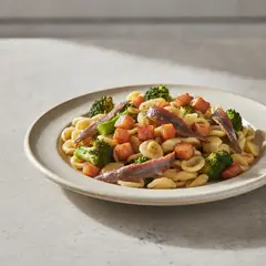 Orecchiette con guanciale, broccoli e acciughe