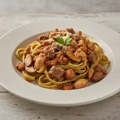 Paglia e fieno con carni miste e funghi