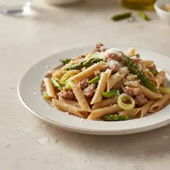 Pasta con asparagi e salsiccia
