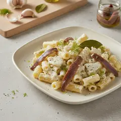 Pasta con baccalà mantecato, acciughe e finocchietto