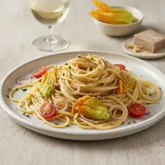 Pasta con fiori di zucca e bottarga