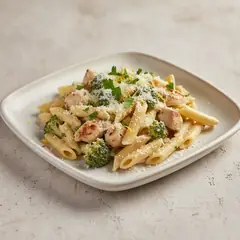 Pasta con pollo e broccoli