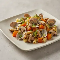 Pasta con vongole, zucca e funghi