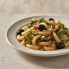 Pasta di legumi con scarole e olive