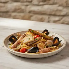 Pasta e pesce in guazzetto