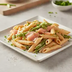 Penne con salmone affumicato e taccole