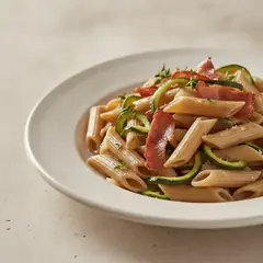 Pennette con speck e zucchine