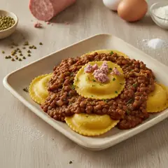 Ravioli al cotechino con salsa di lenticchie