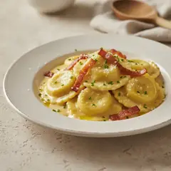 Ravioli alla crema di formaggio e uova