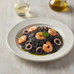 Risotto al nero di seppia con gamberi
