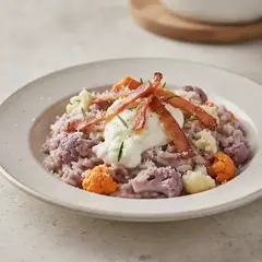 Risotto con cavolfiori colorati, stracciatella e guanciale