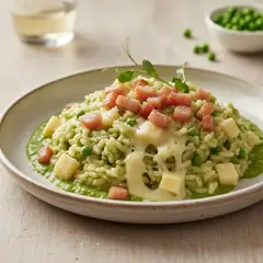 Risotto con crema di piselli, taleggio e pancetta