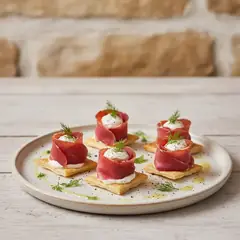 Roselline di crudo su sfoglie classiche