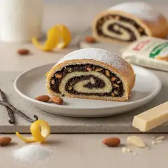 Rotolo ai semi di papavero, mandorle e marzapane