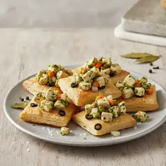 Sfoglie alle olive con insalata di pollo al verde