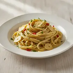 Spaghetti aglio olio e peperoncino