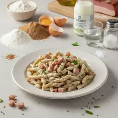 Spatzle di grano saraceno con panna e pancetta