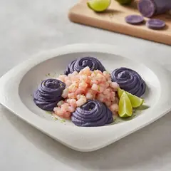 Spumini di patate viola con tartare di gamberi